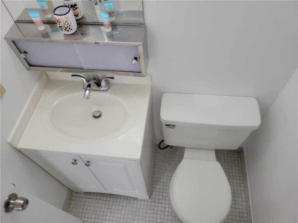 600 Village Green Ct Unit: 108