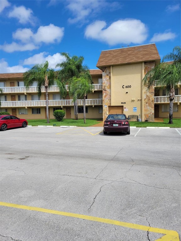 600 Village Green Ct Unit: 108