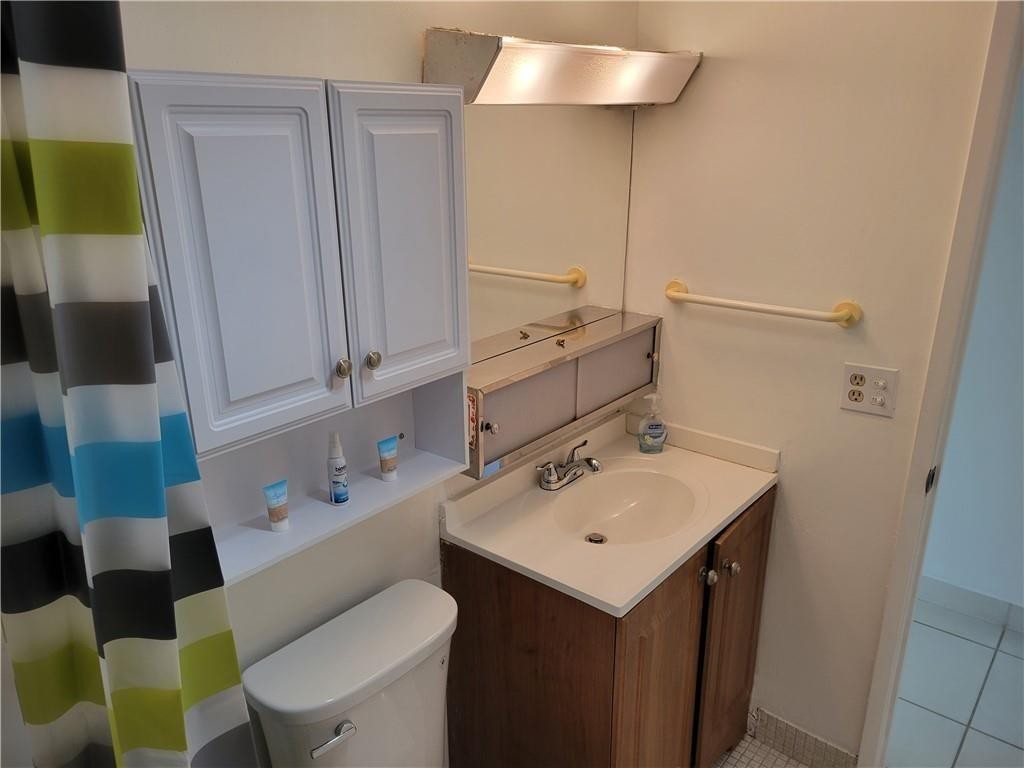600 Village Green Ct Unit: 108