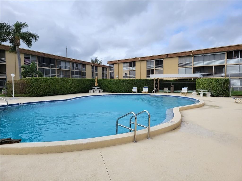 600 Village Green Ct Unit: 108