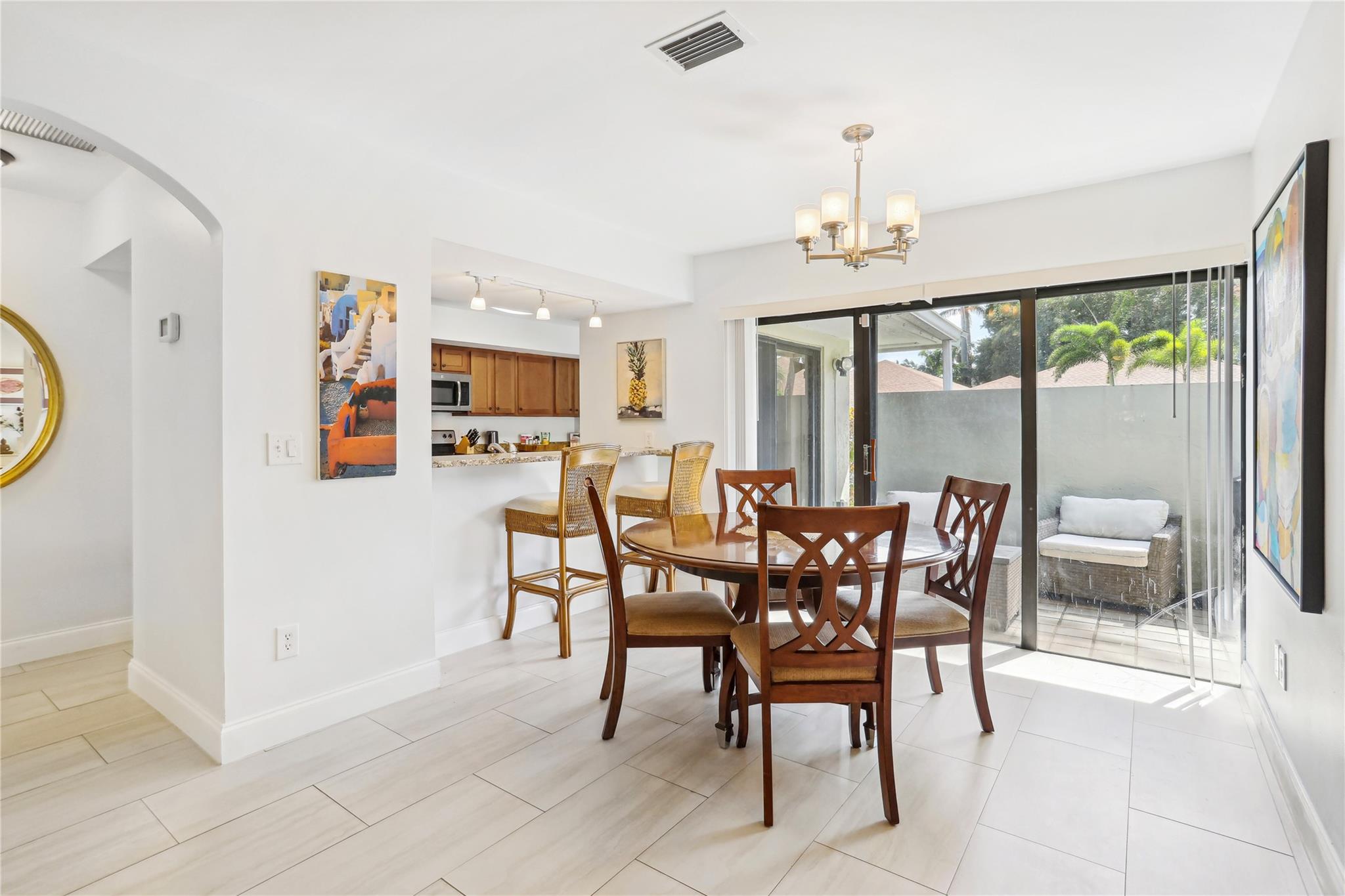 9 S Lakeshore Dr