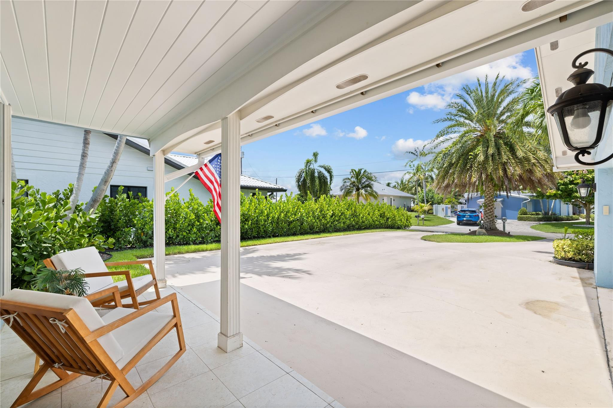 24 SW Riverway
