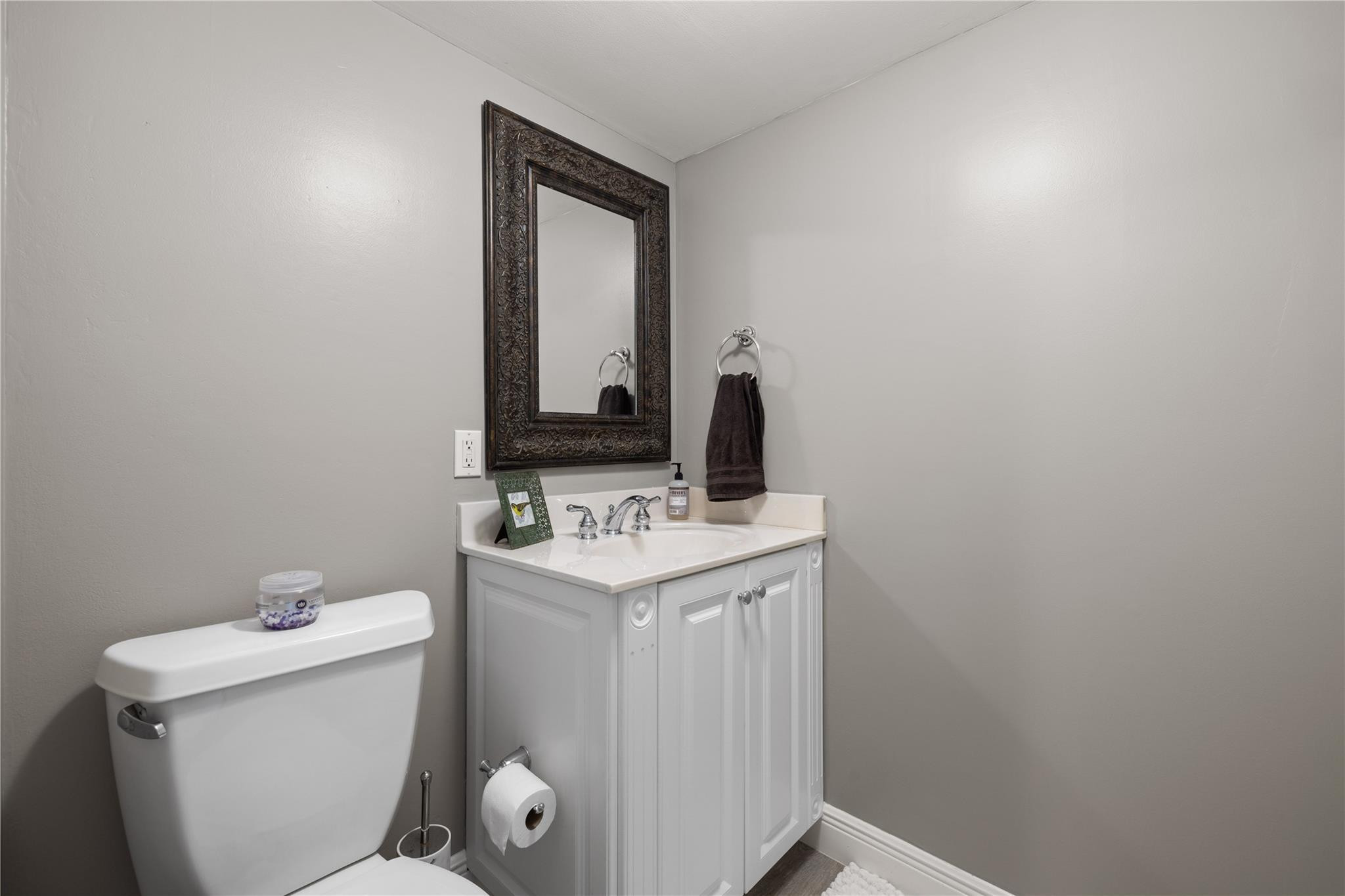 24 SW Riverway