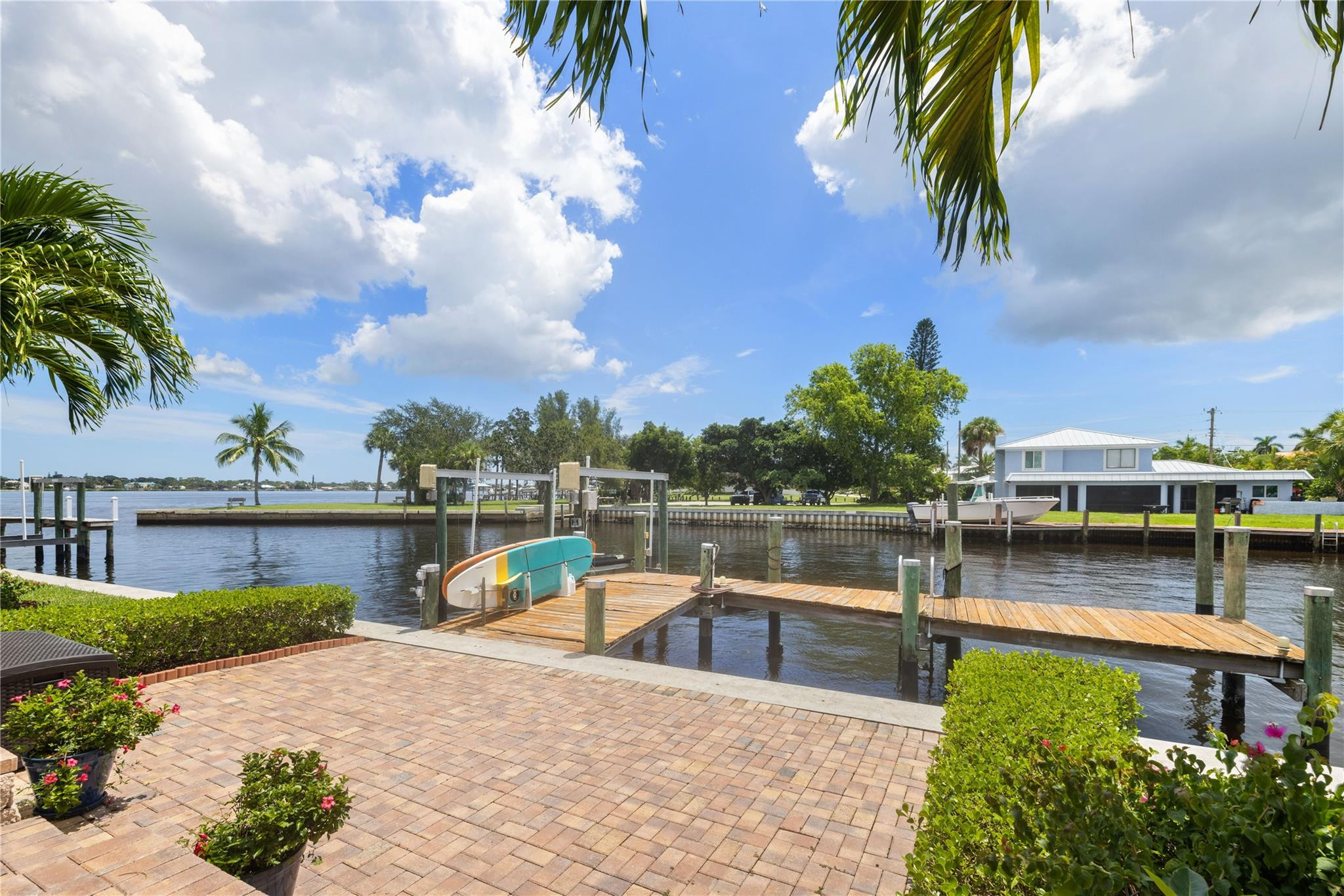 24 SW Riverway