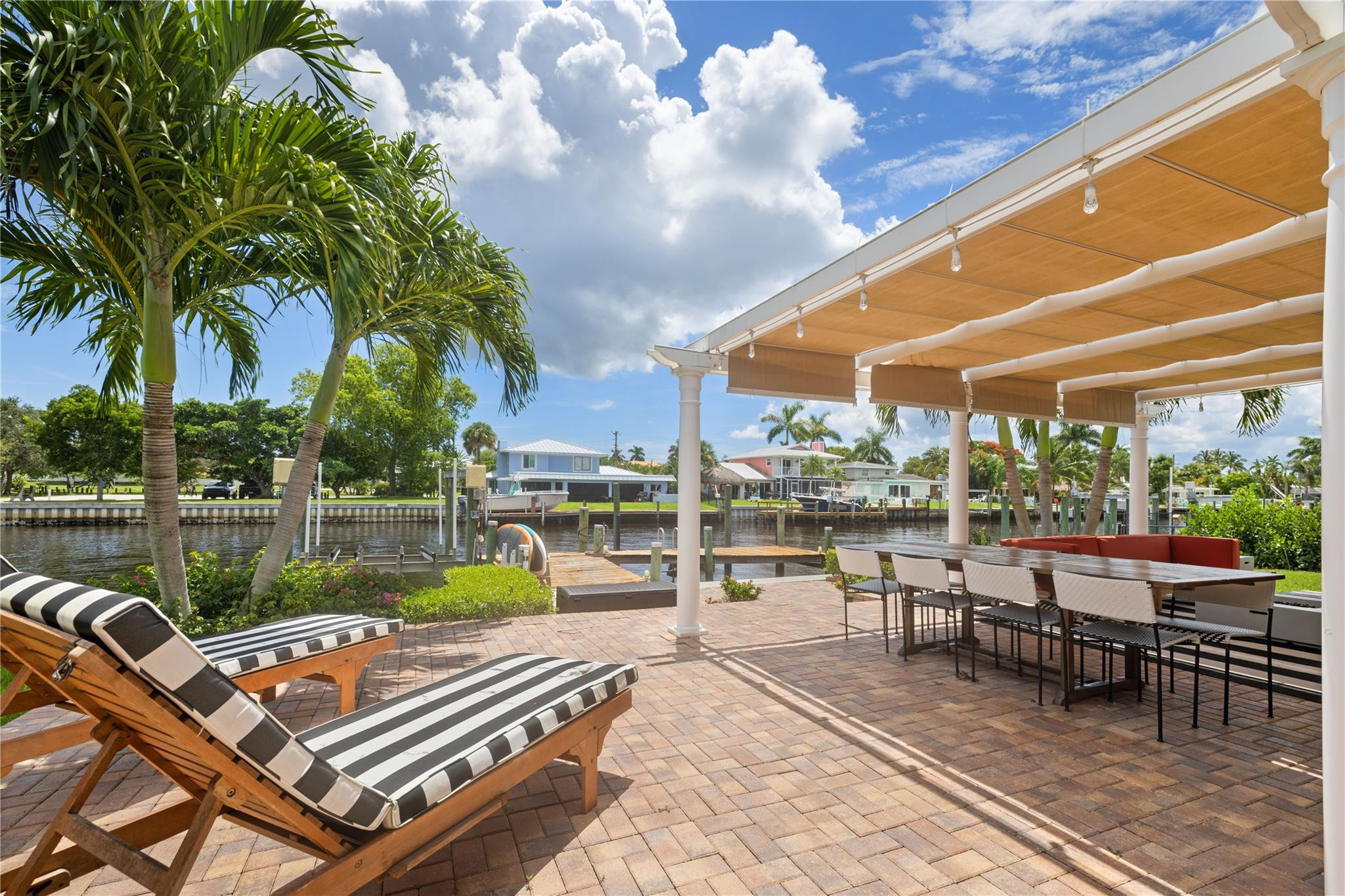 24 SW Riverway