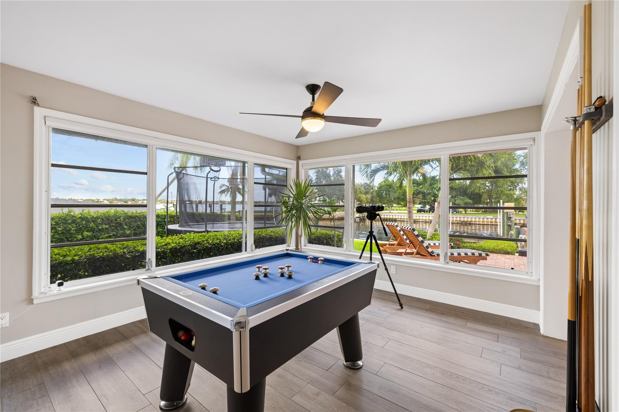 24 SW Riverway