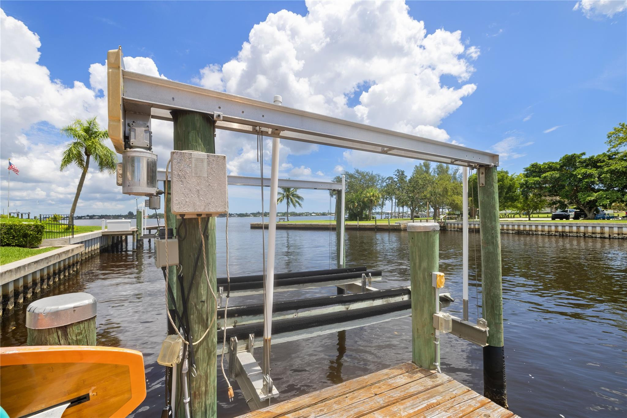 24 SW Riverway