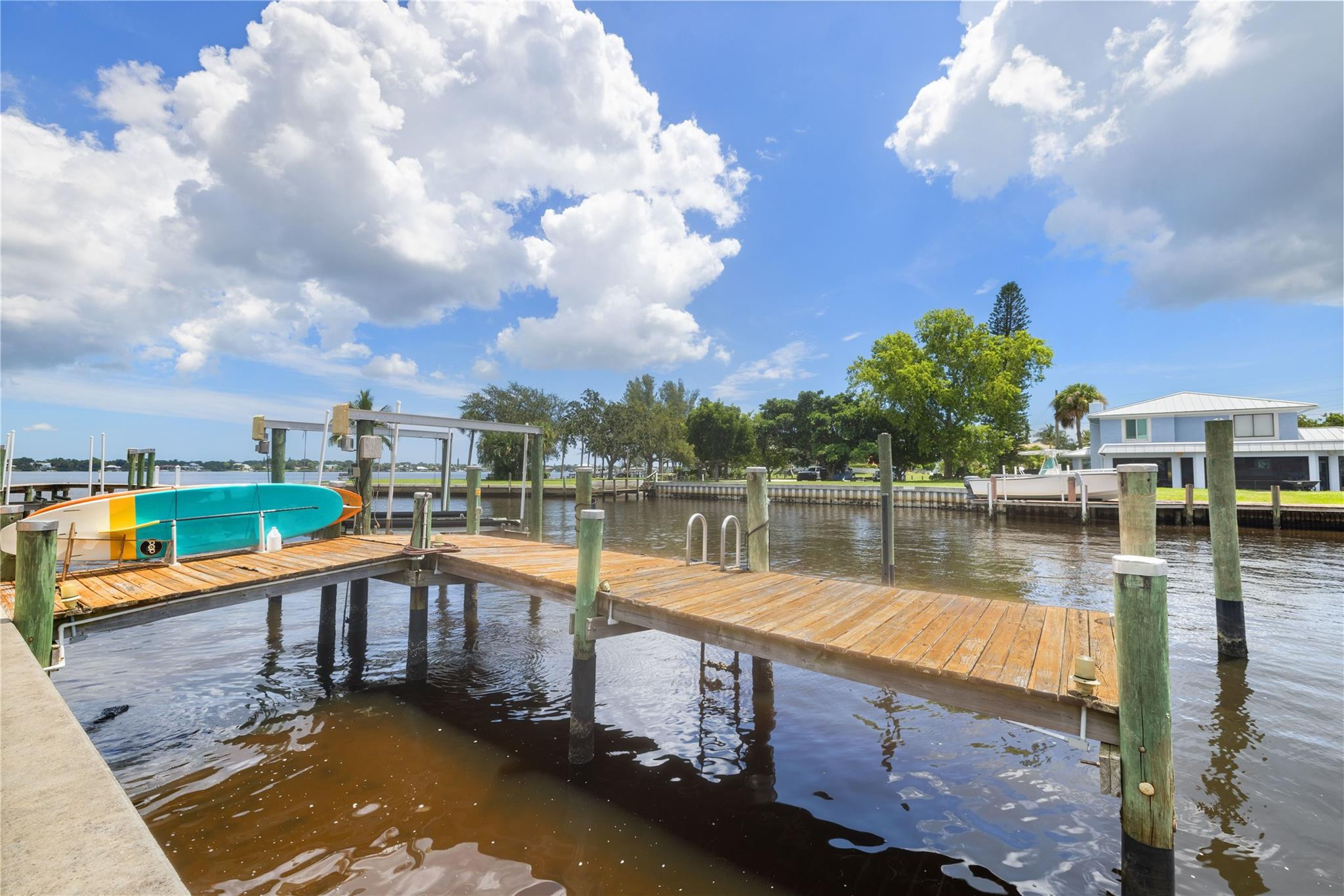 24 SW Riverway