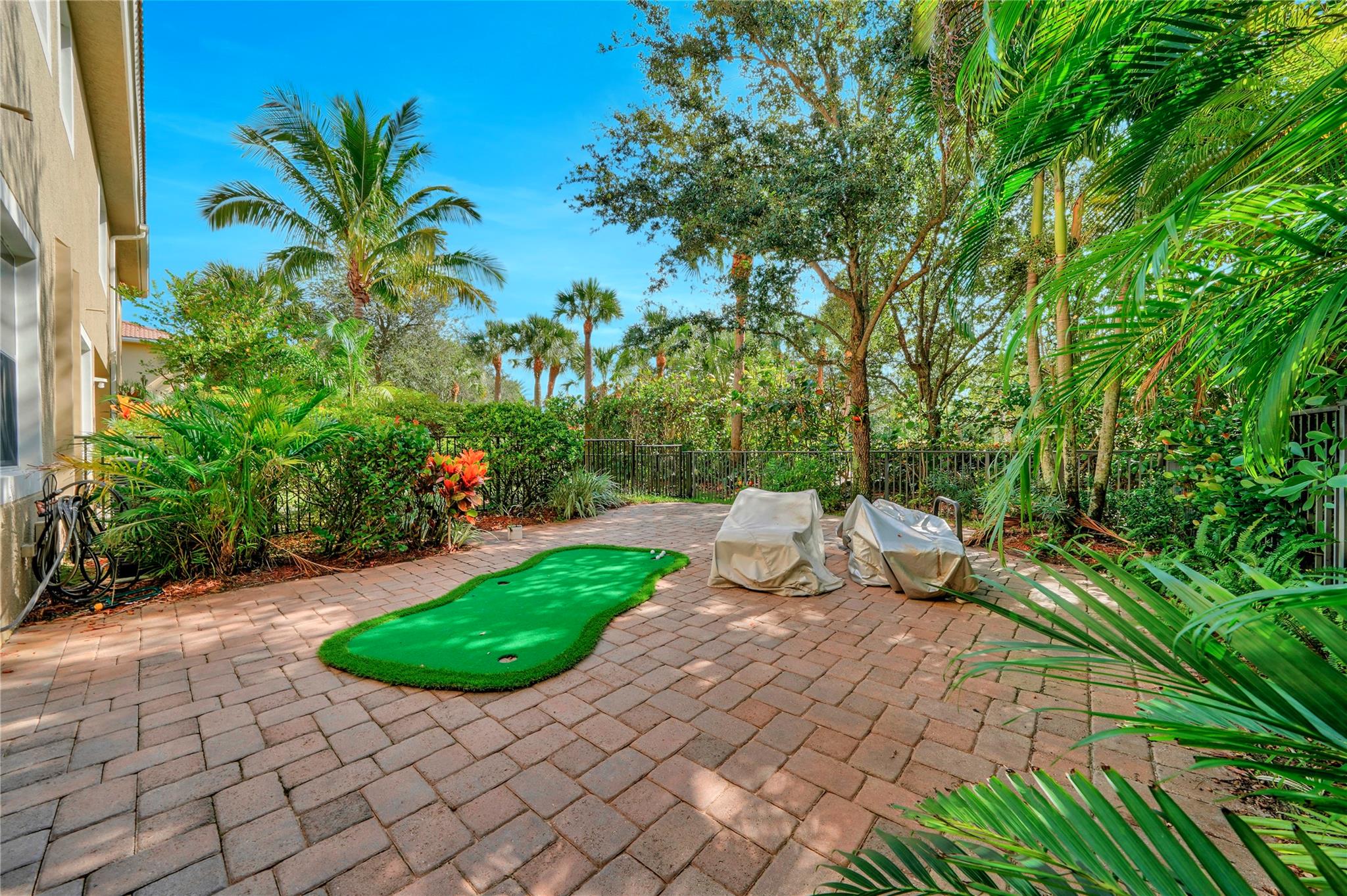 5010 Dulce Ct