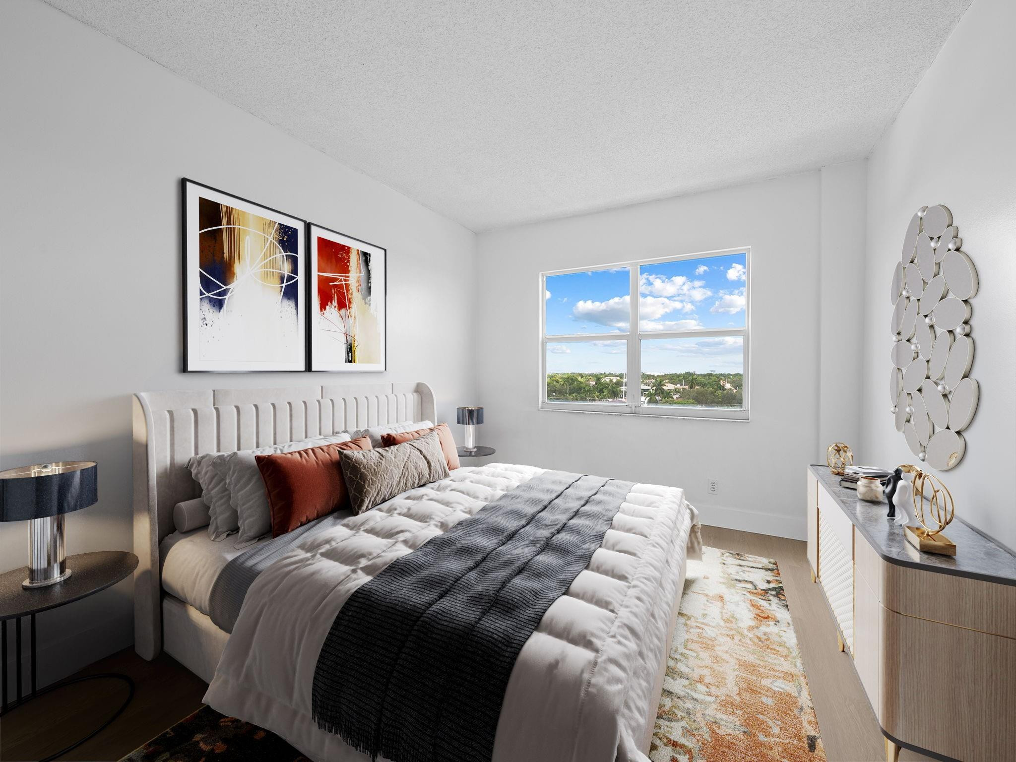 2555 NE 11th Street 806