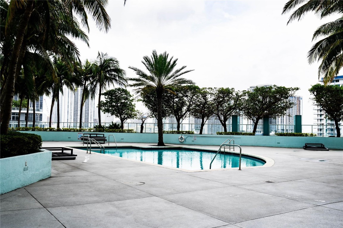 1900 N Bayshore Dr 2312