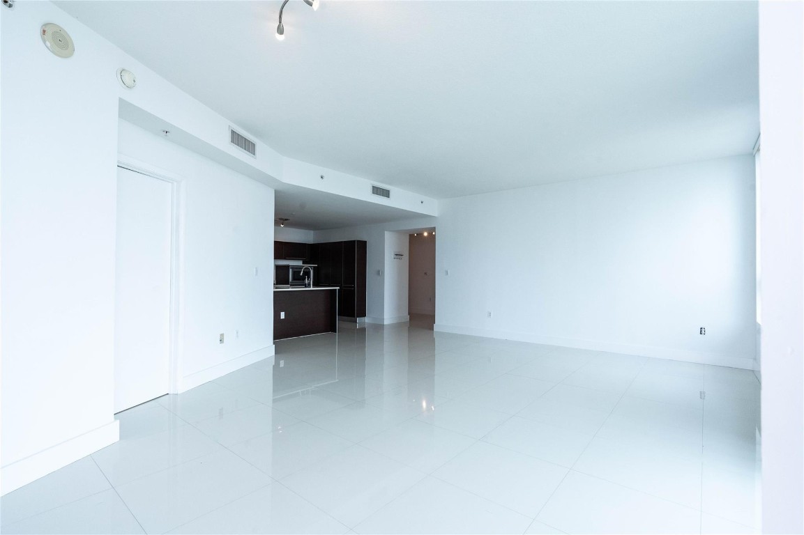 1900 N Bayshore Dr 2312