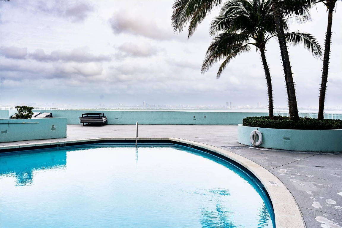 1900 N Bayshore Dr 2312