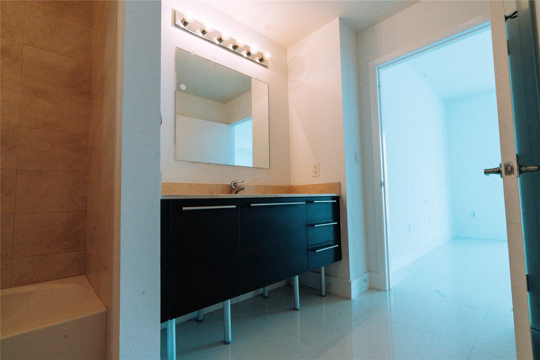 1900 N Bayshore Dr 2312