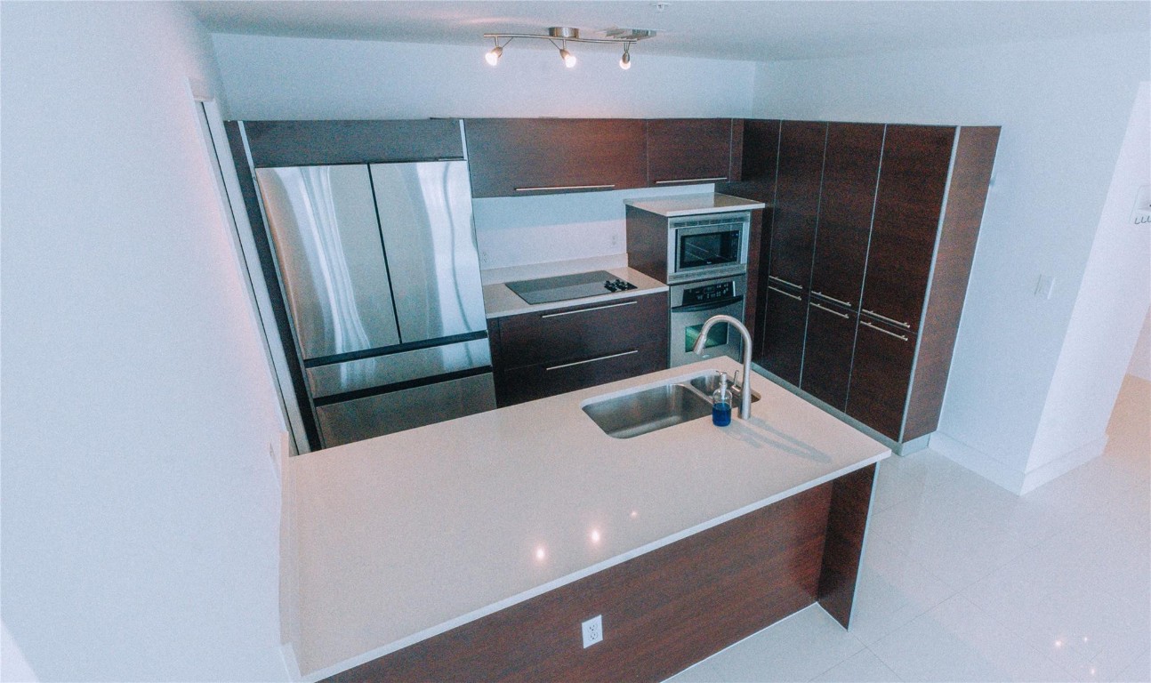 1900 N Bayshore Dr 2312