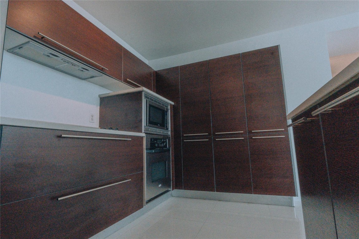 1900 N Bayshore Dr 2312