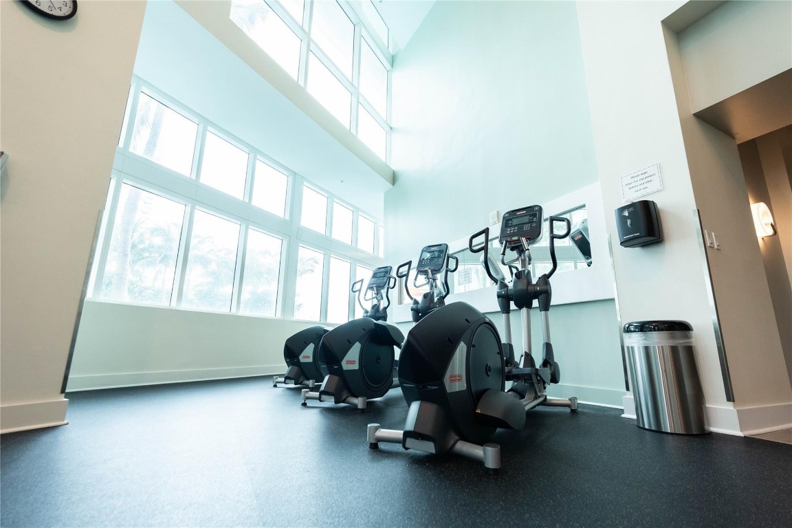 1900 N Bayshore Dr 2312