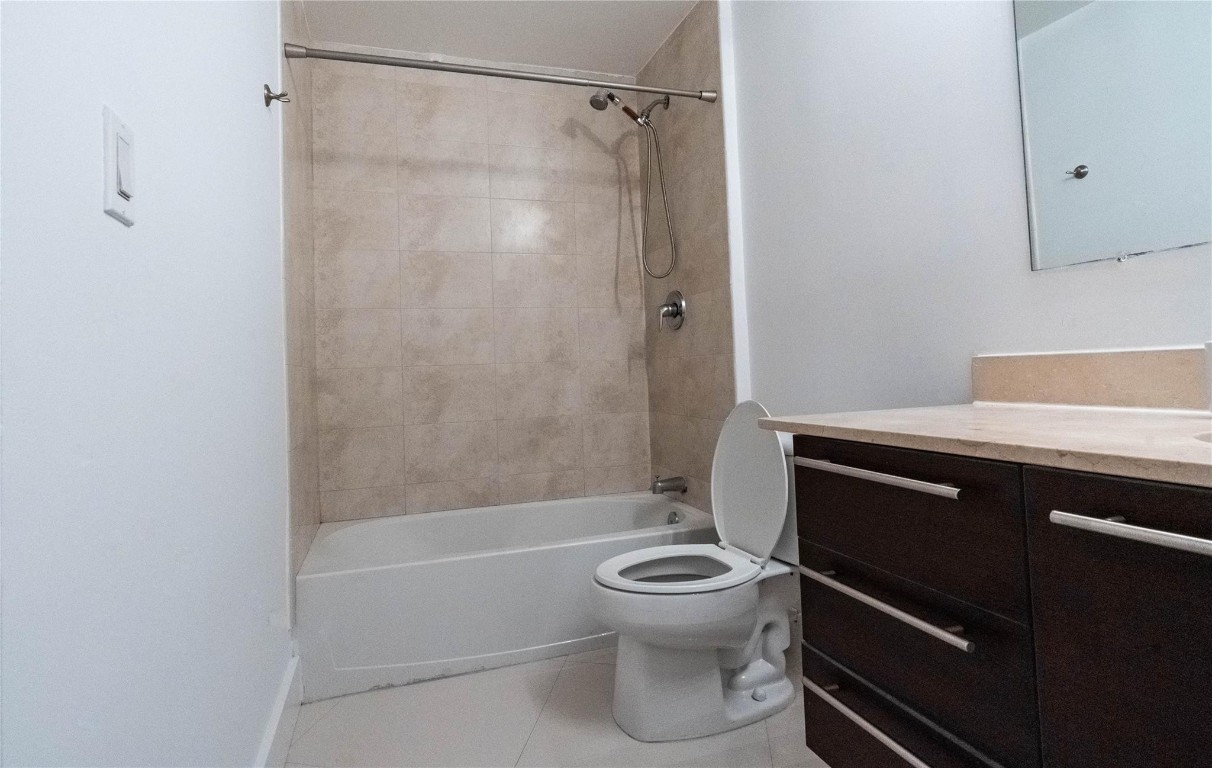 1900 N Bayshore Dr 2312