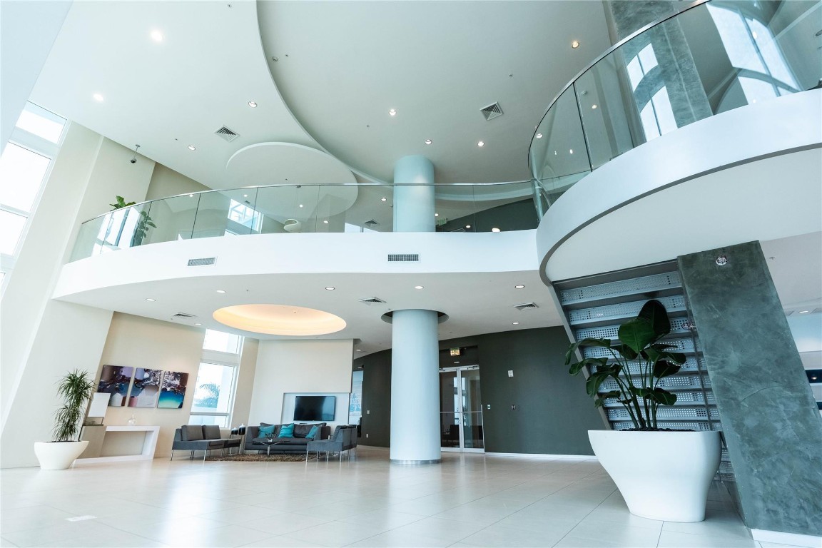 1900 N Bayshore Dr 2312