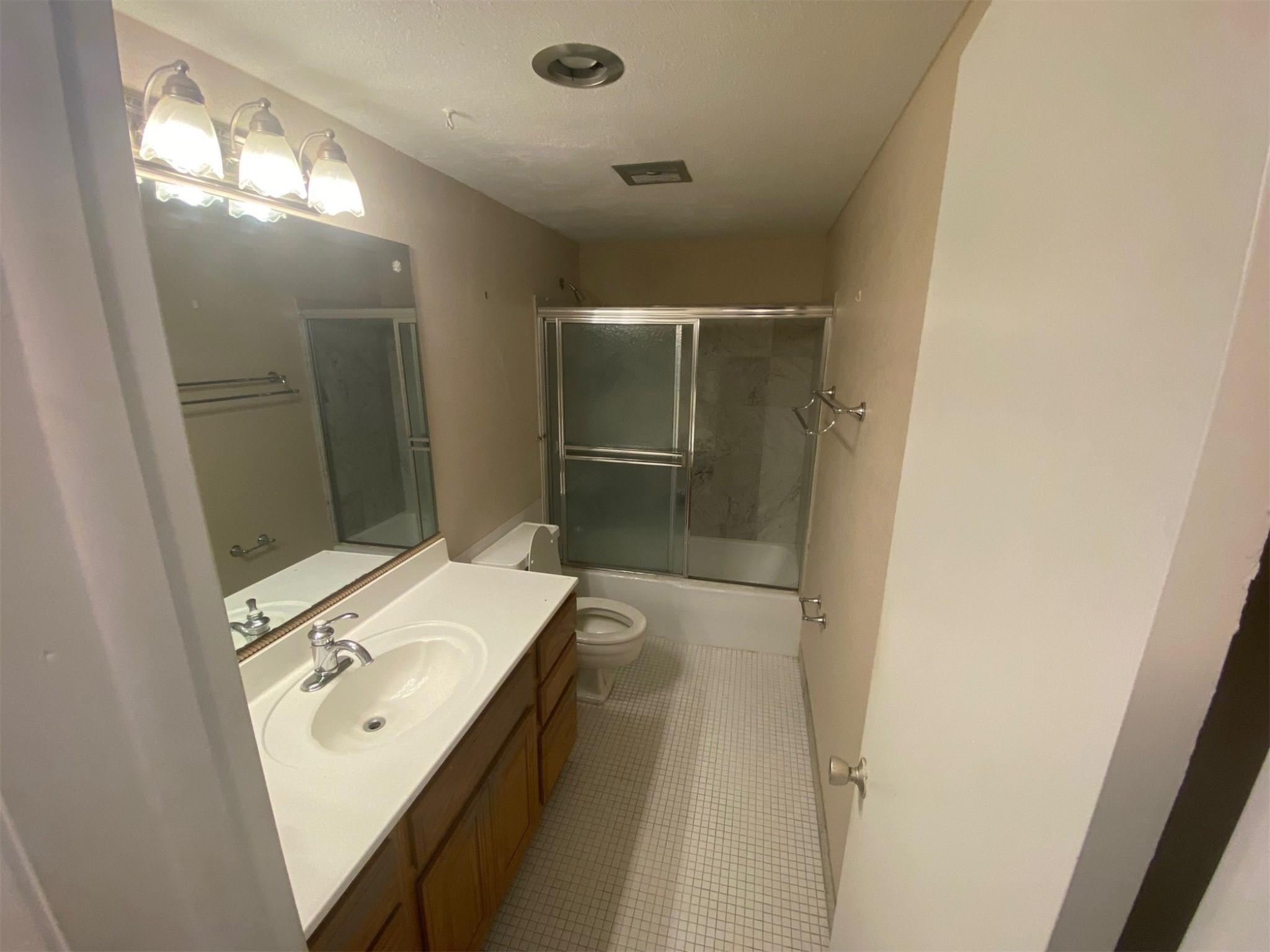 5208 NE 24th Ter Unit: F217