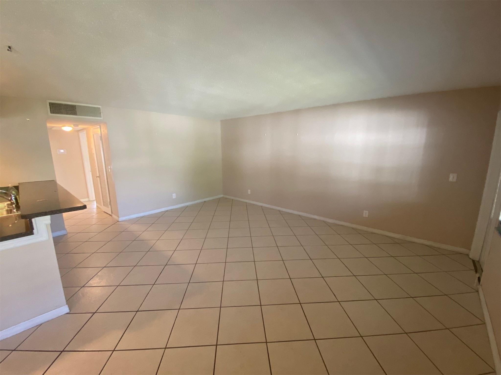 5208 NE 24th Ter Unit: F217