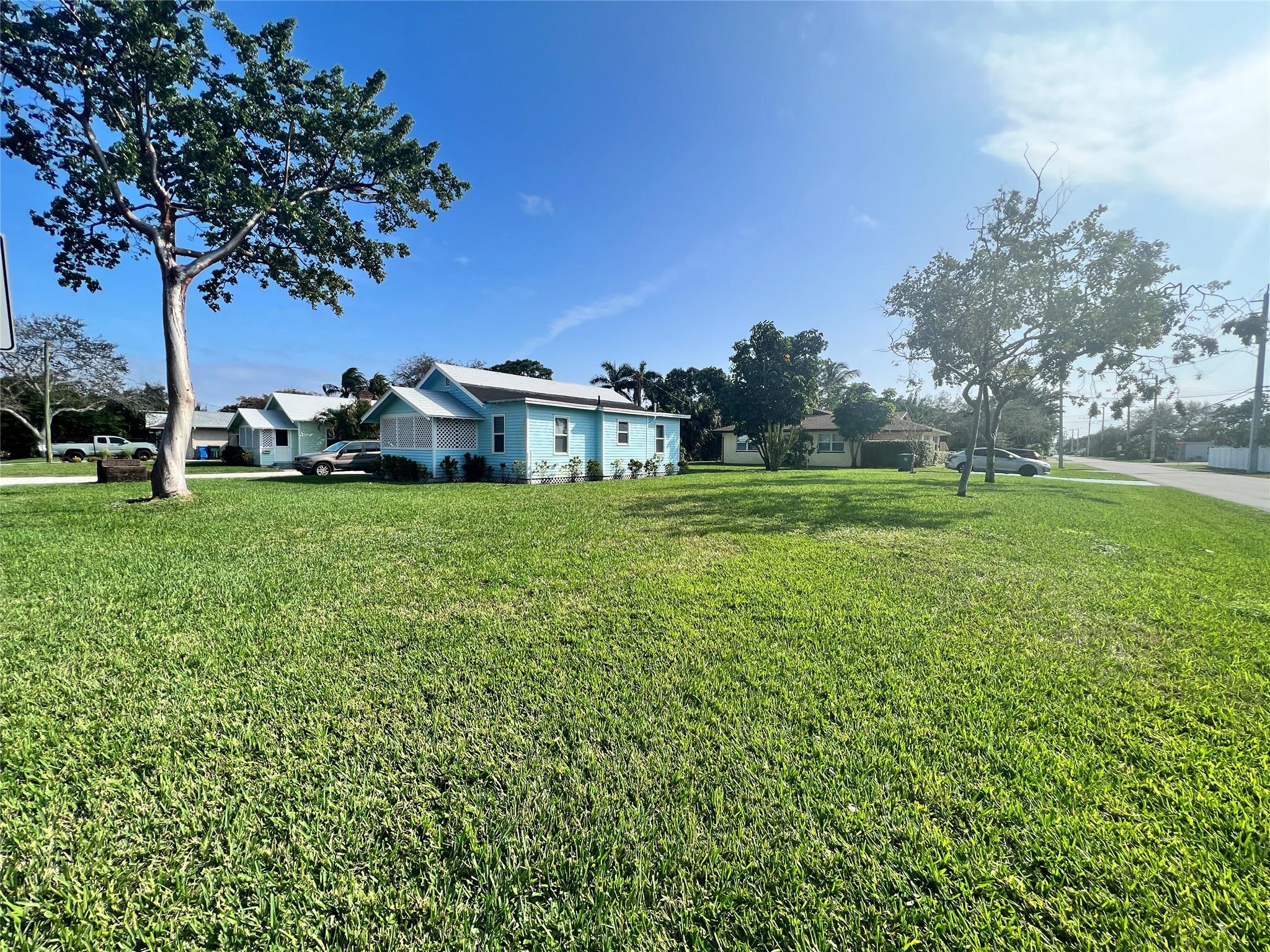 1338 NE 35th St