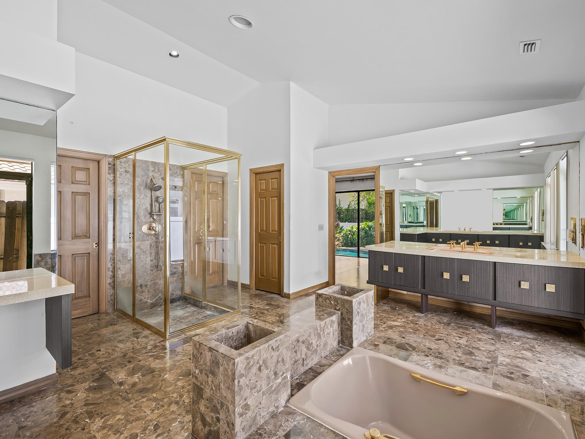 4001 Ibis Point Cir