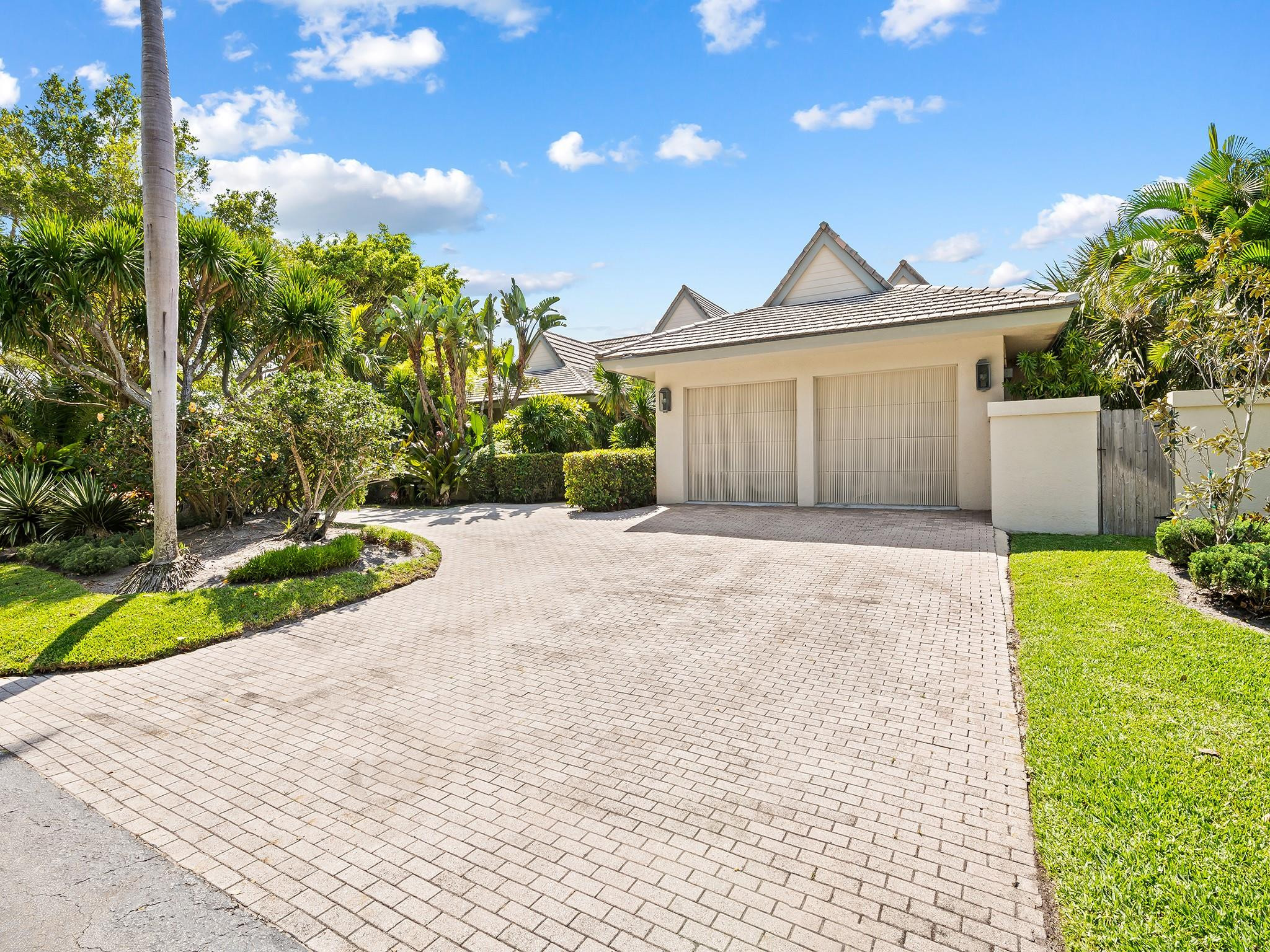 4001 Ibis Point Cir
