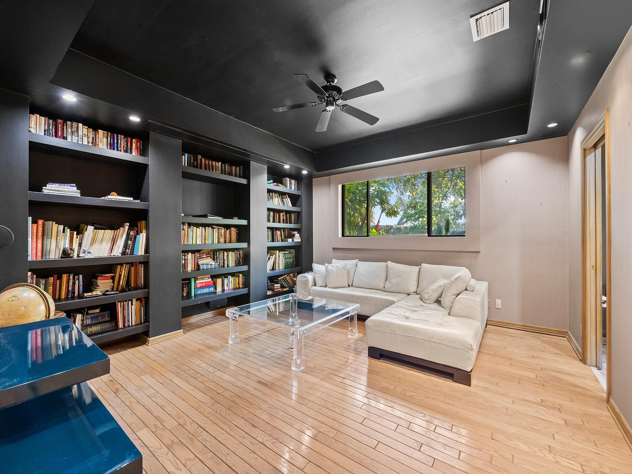 4001 Ibis Point Cir