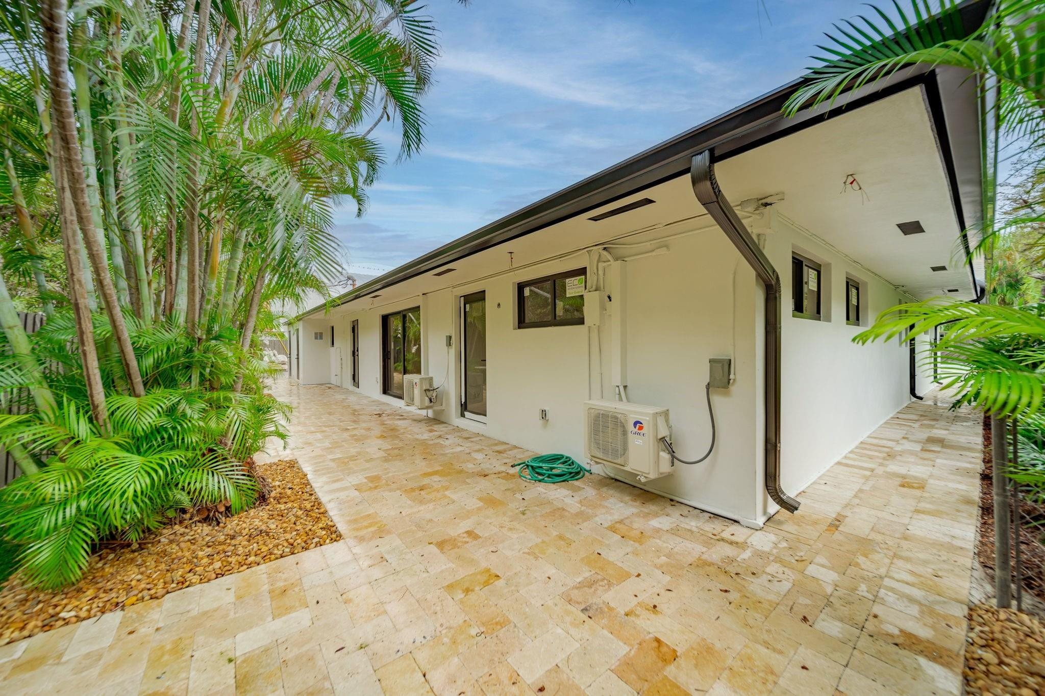 1411 Bayview Dr