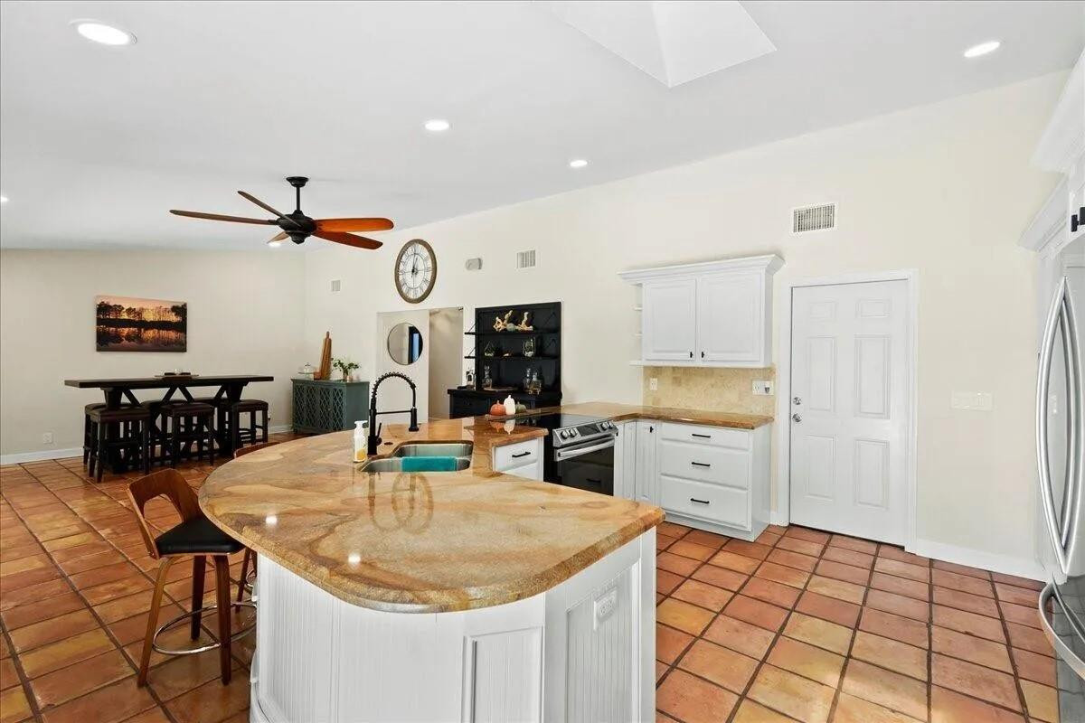 203 Bobwhite Rd
