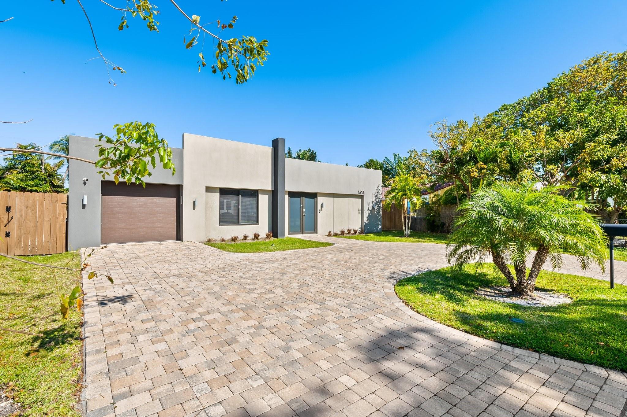1616 NE 17th Ter