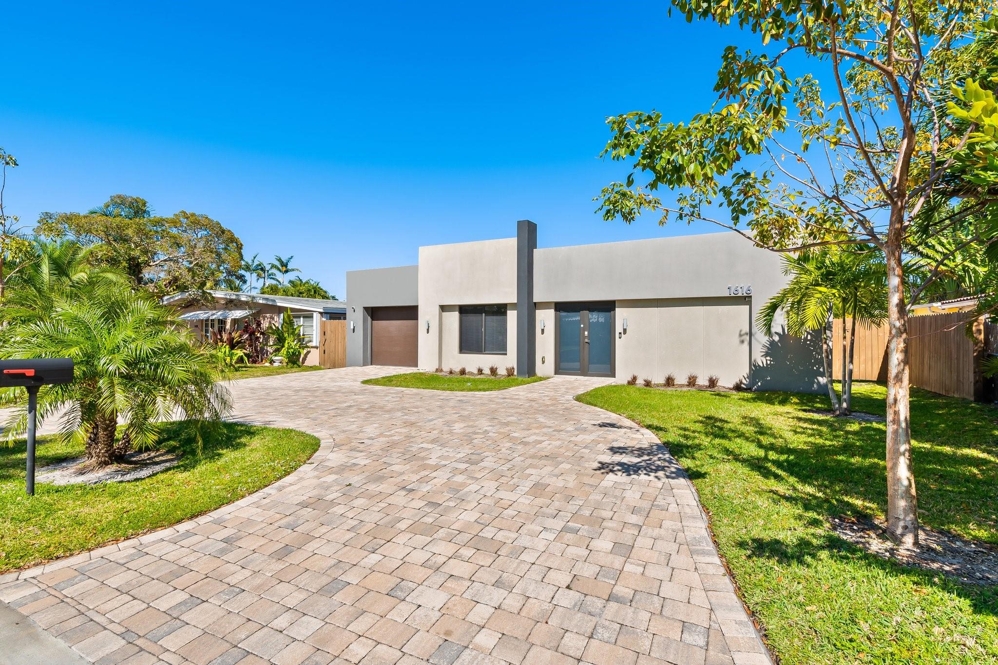 1616 NE 17th Ter