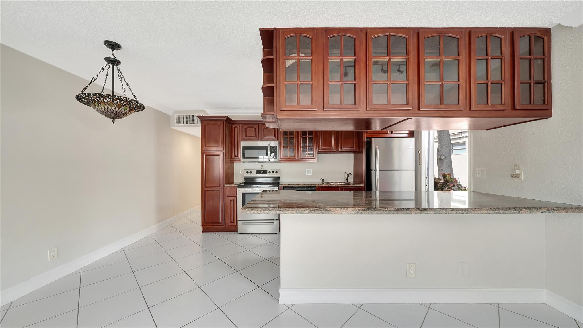 2701 Middle River Dr 10