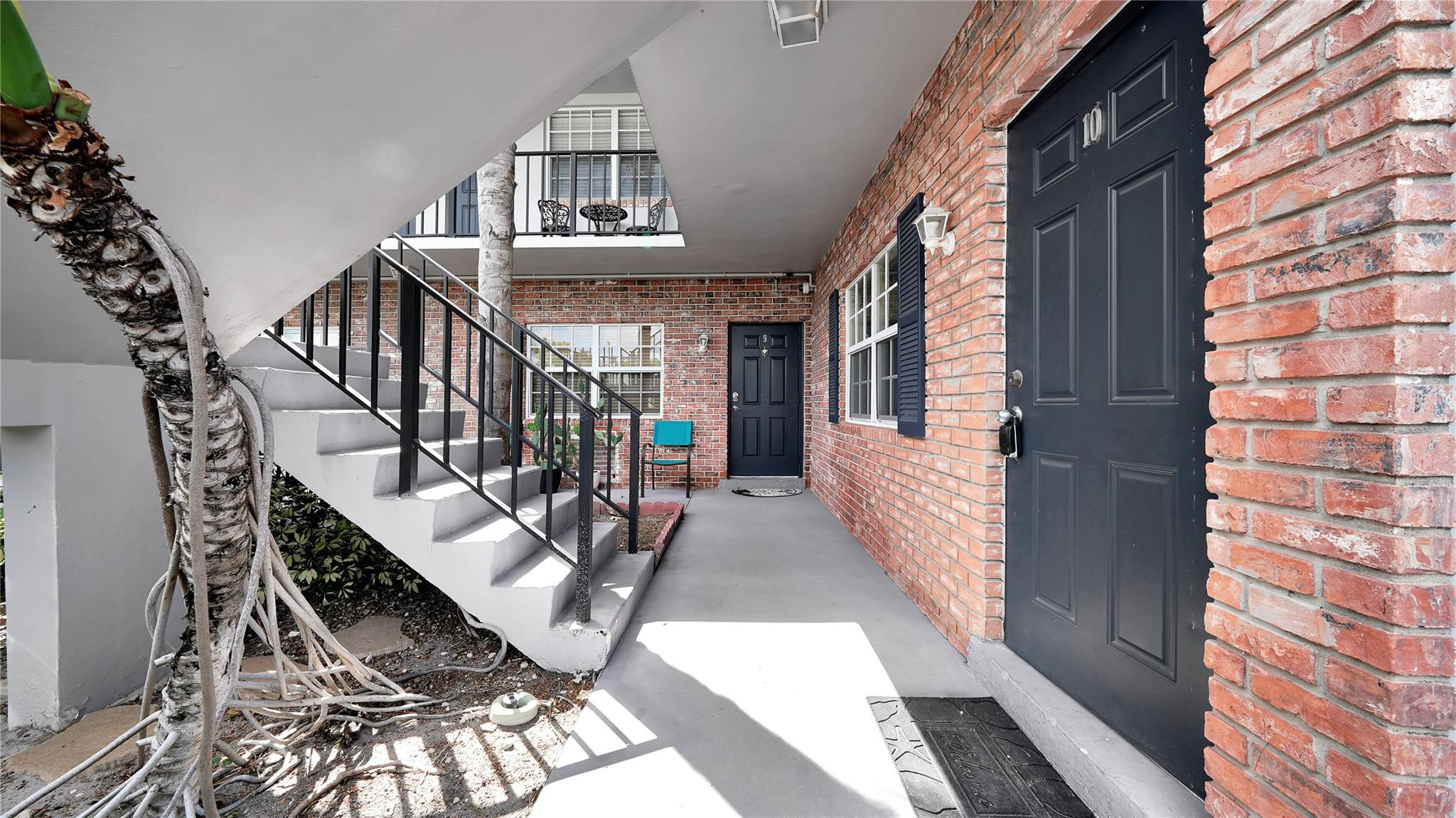 2701 Middle River Dr 10