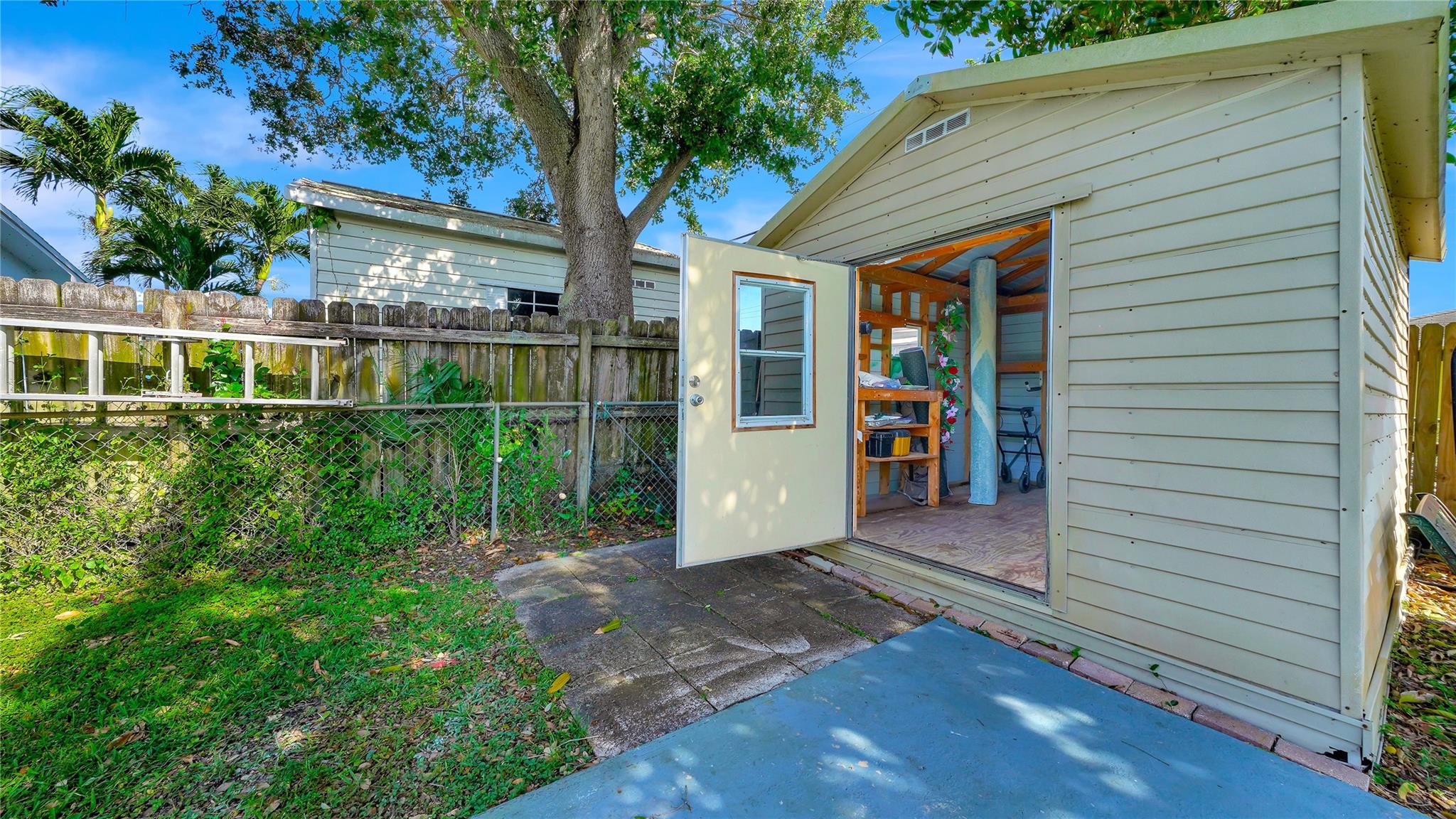 2600 Floral Rd