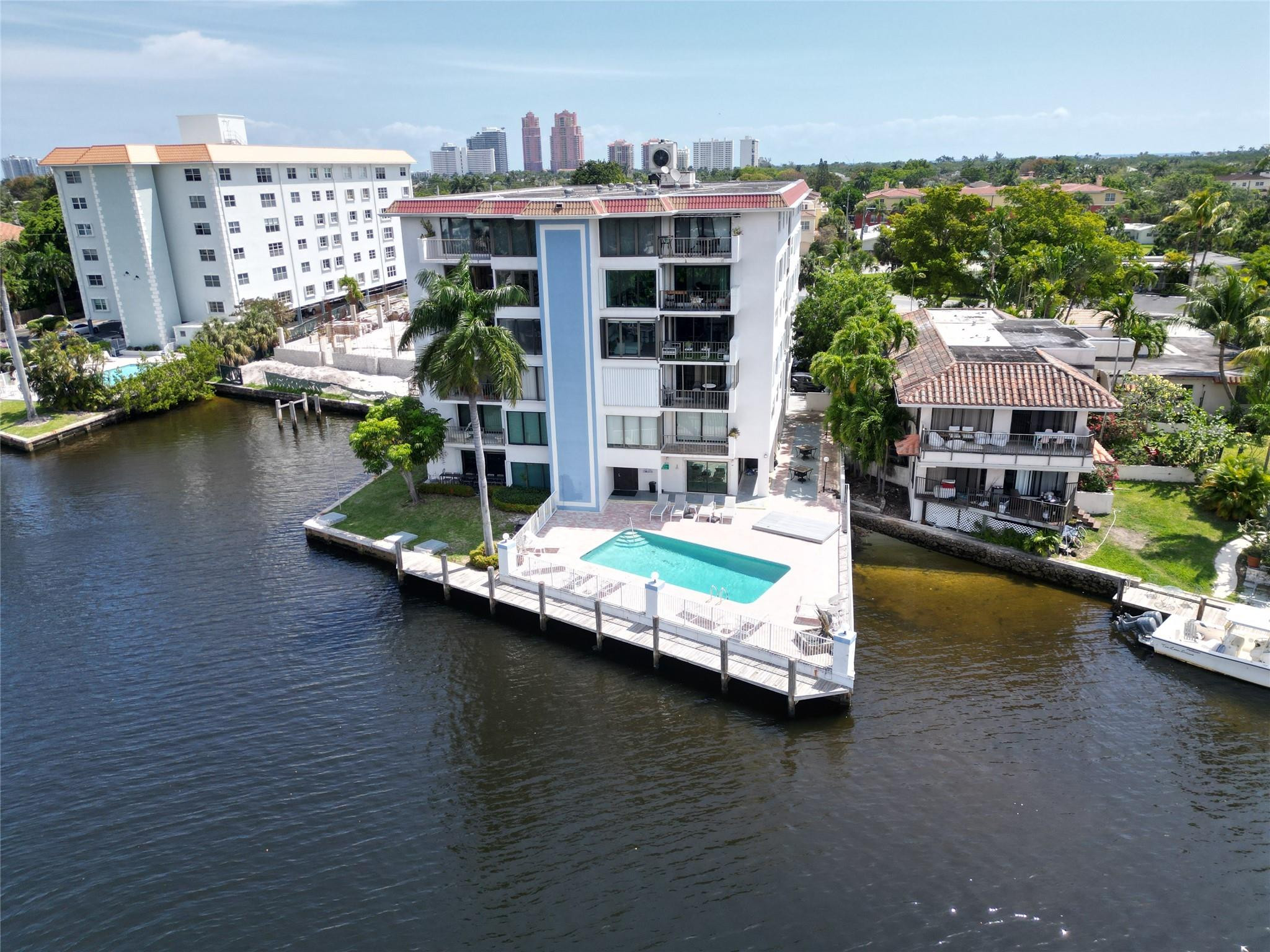 1839 Middle River Drive 104