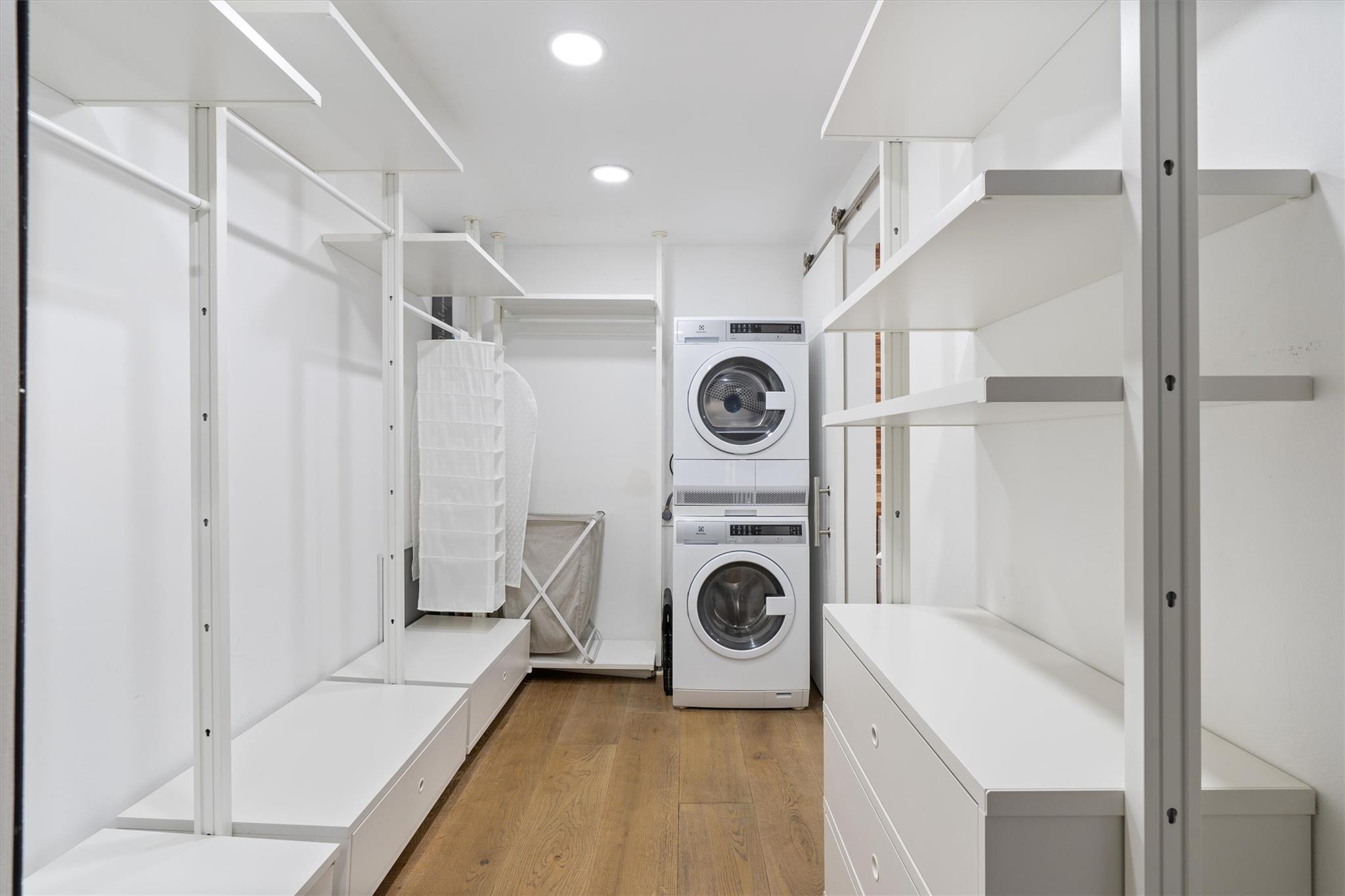 1839 Middle River Drive 104