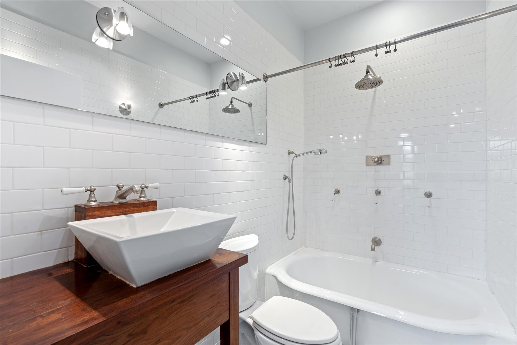 1215 Tequesta Street