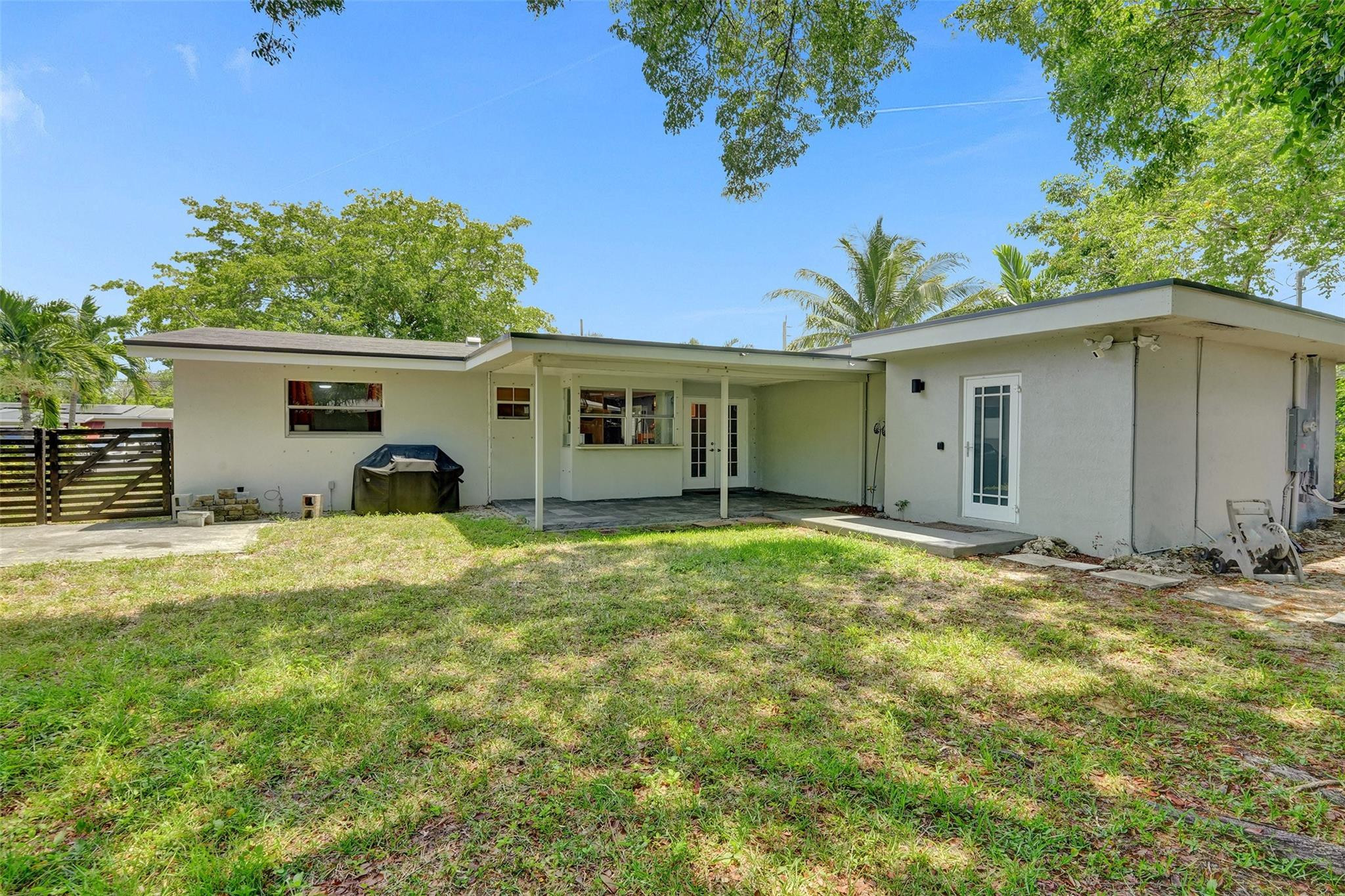 2021 NW 32nd Street