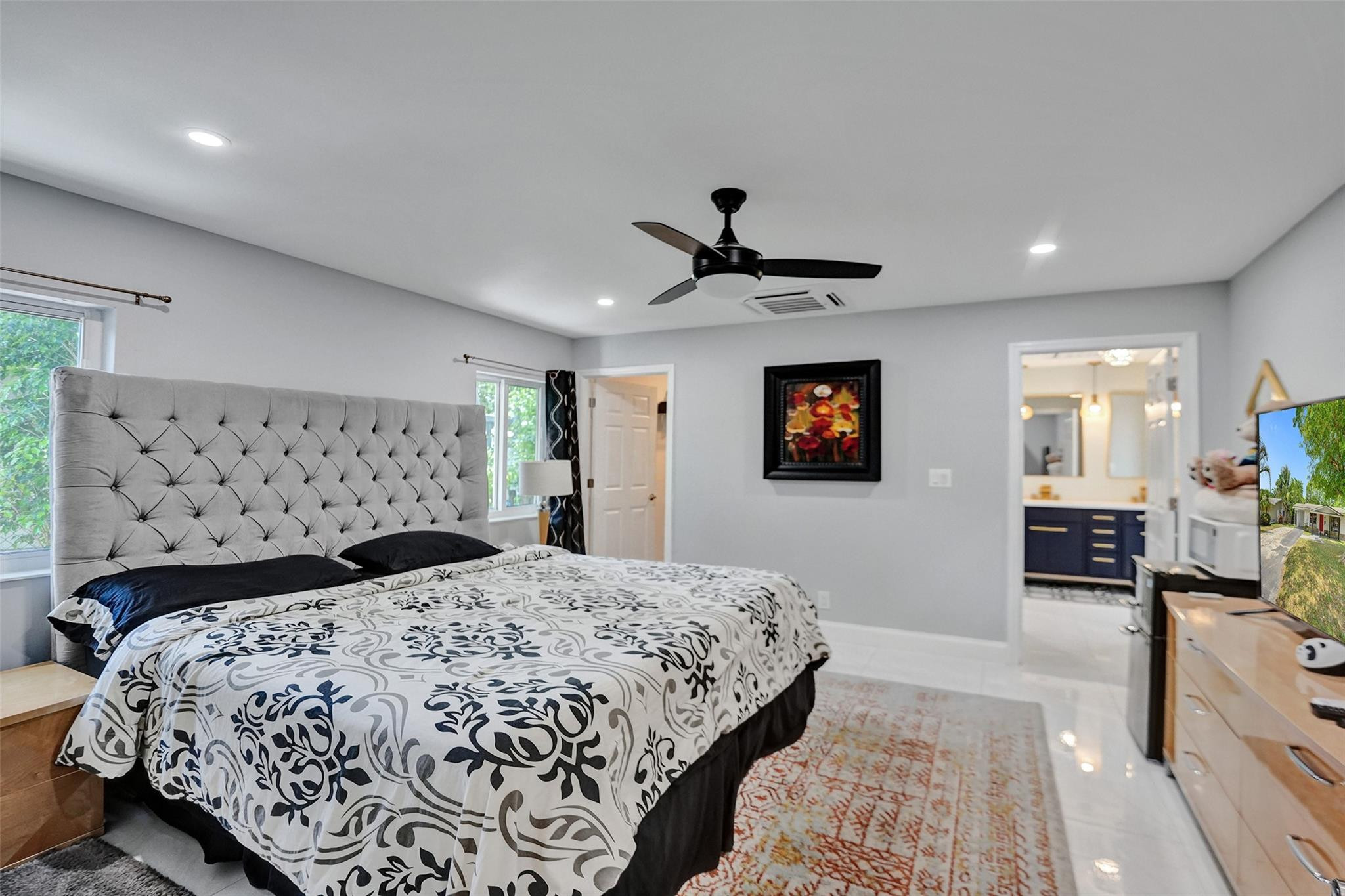 2021 NW 32nd Street