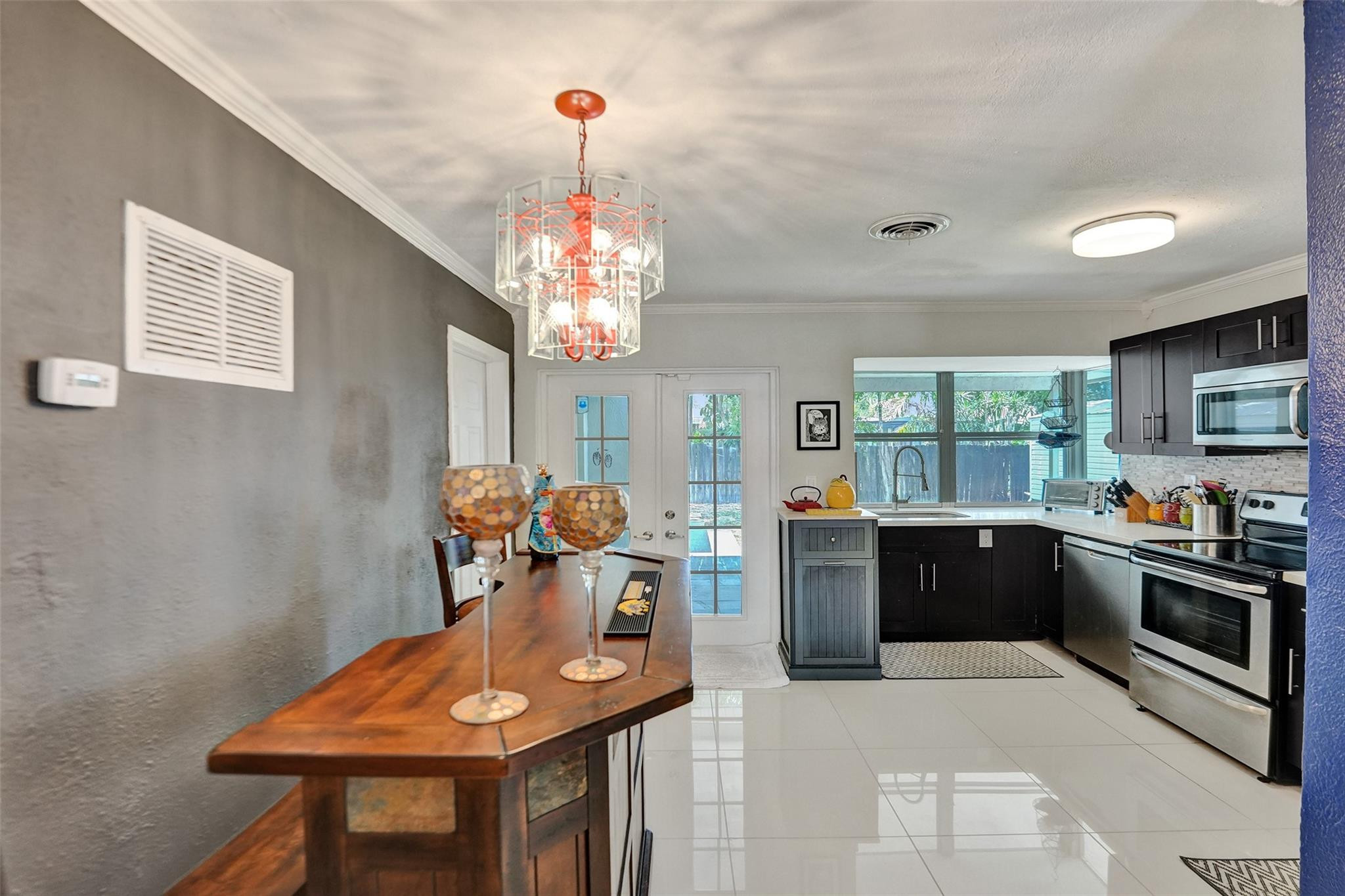 2021 NW 32nd Street