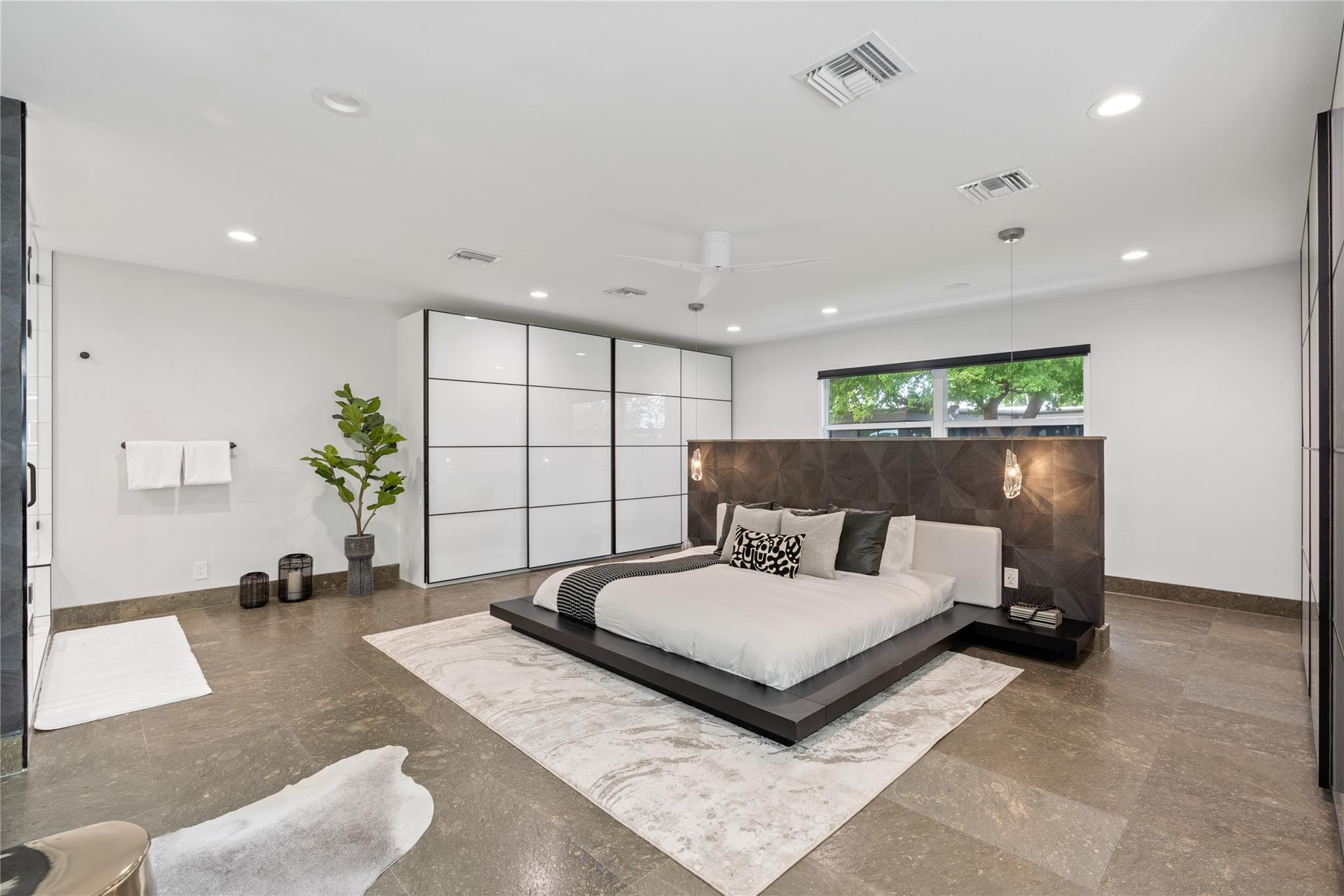 840 S Southlake Drive