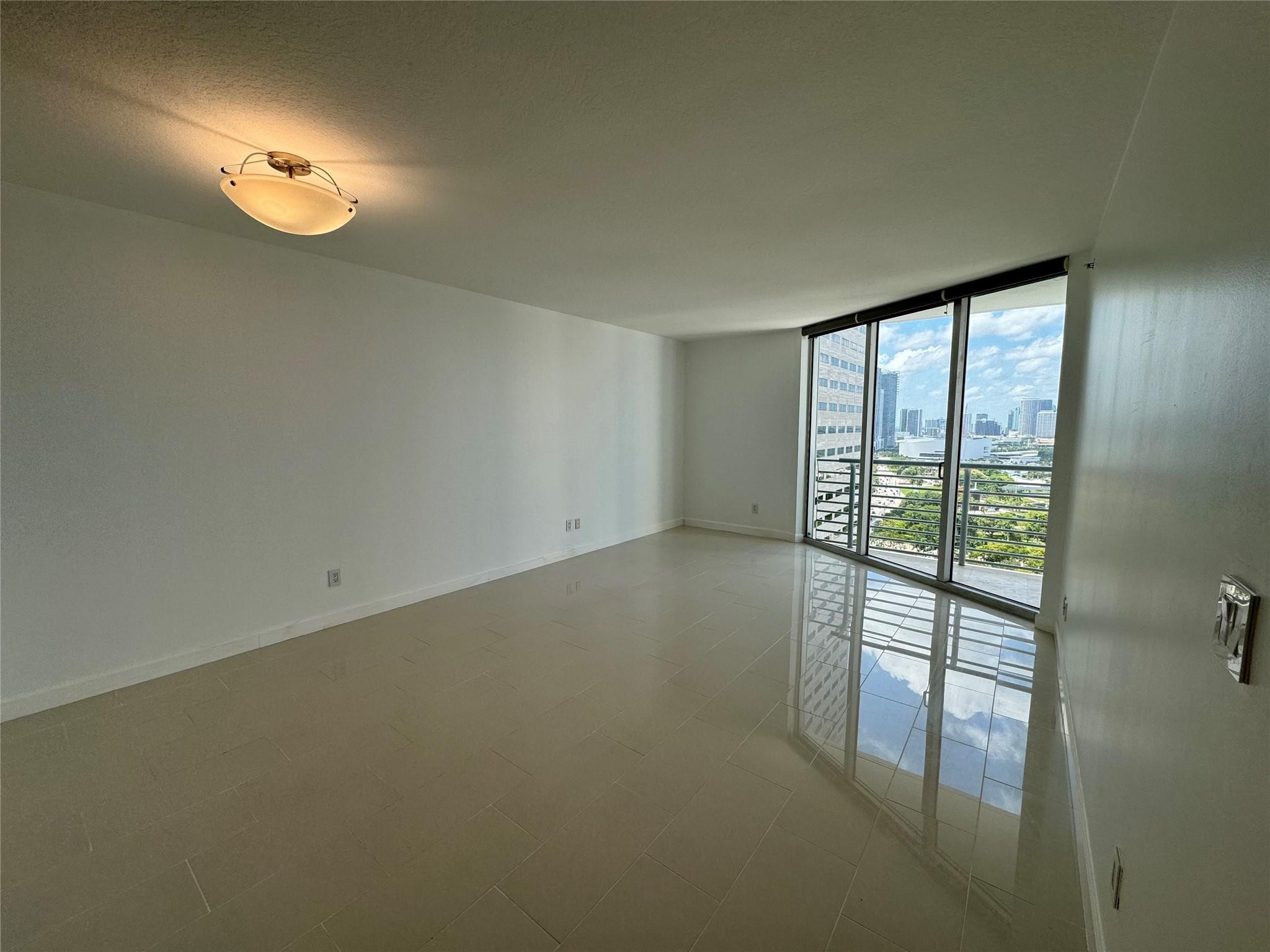 325 S Biscayne Blvd 2518