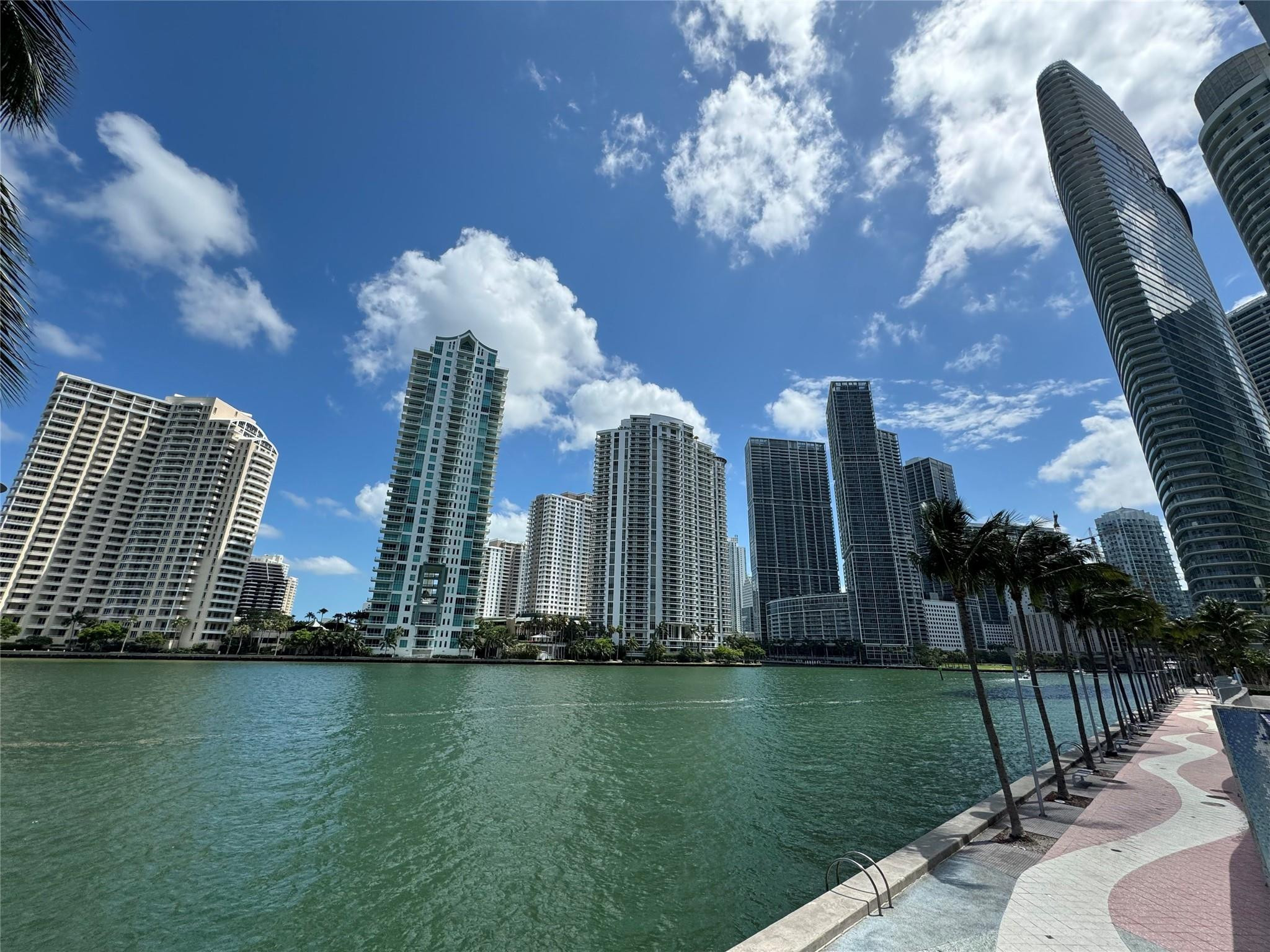 325 S Biscayne Blvd 2518