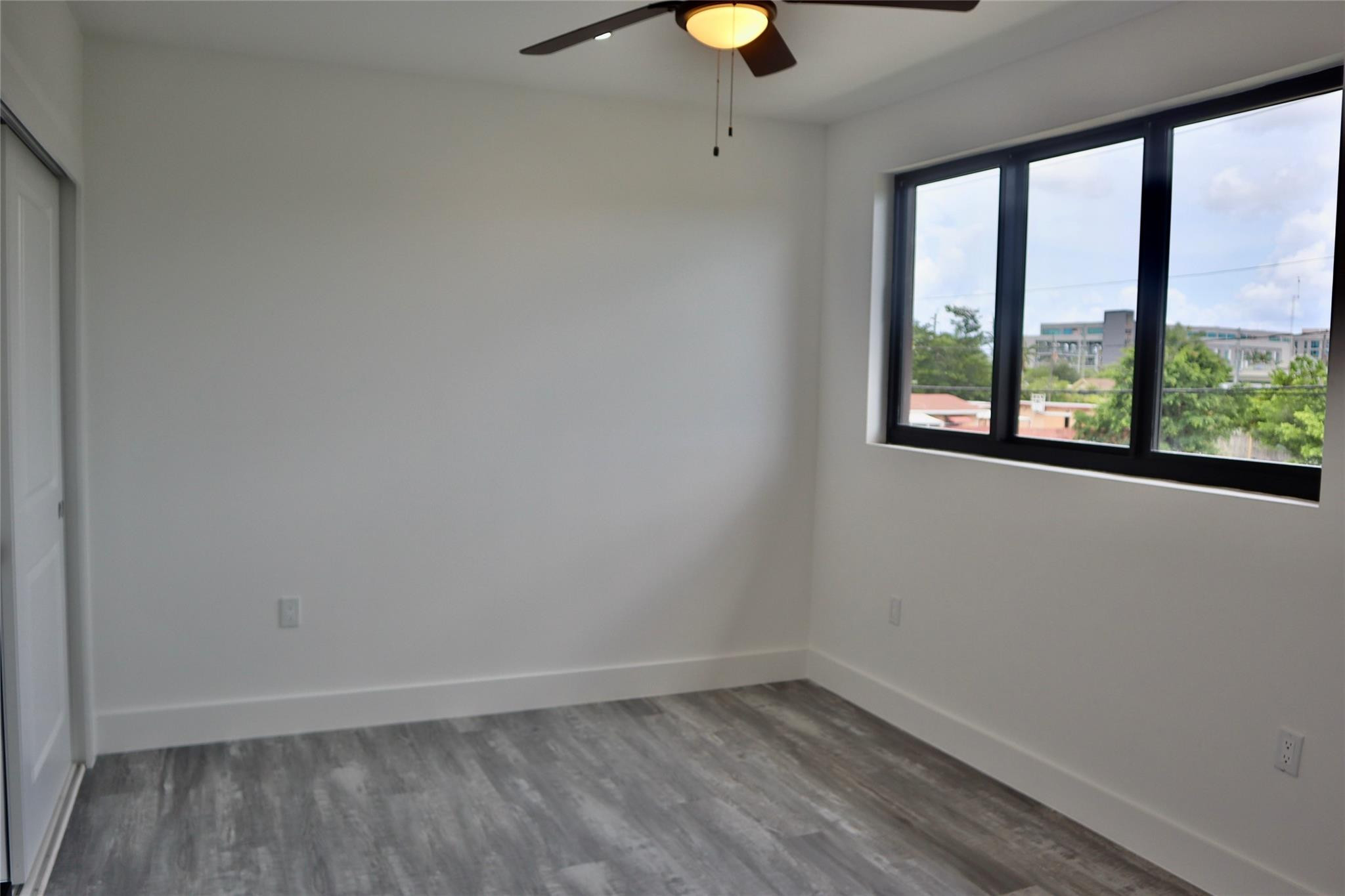 1290 NE 35 Street 1290