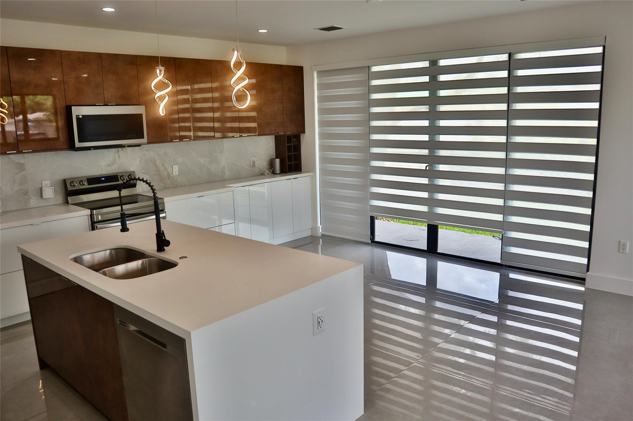 1290 NE 35 Street 1290