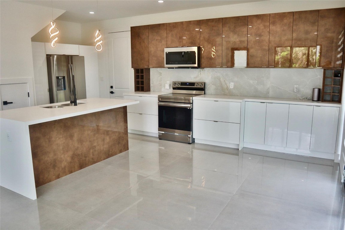 1290 NE 35 Street 1290