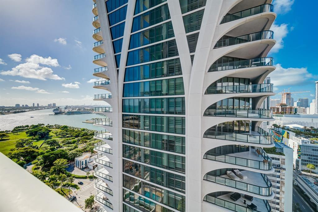 1040 Biscayne Blvd 2108