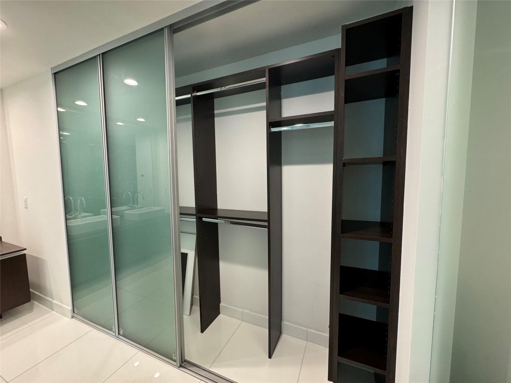 1040 Biscayne Blvd 2108